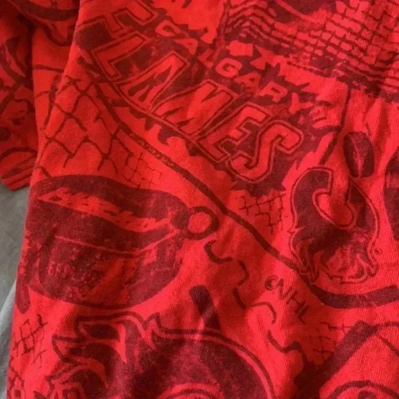 Reebok, 100% cotton, short  sleeve Calgary Flames T-shirt - Picture 4 of 4
